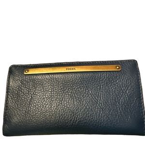 Fossil blue leather wallet snaps 13 card slots 4 openings zipper coin cute 🥰